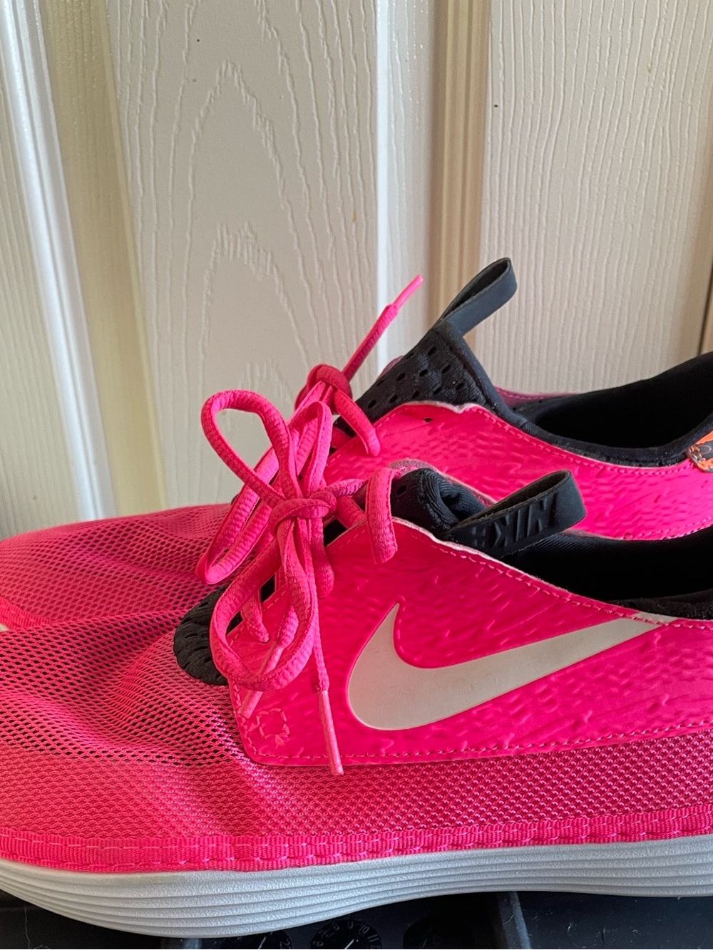 Nike Women’s Hot Pink Solarsoft Moccasin sneaker!